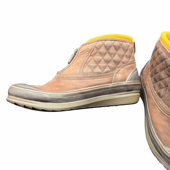 Clarks Muckers Waterproof Quilted Ankle Boots Brown Size 9W - Picture 10 of 13